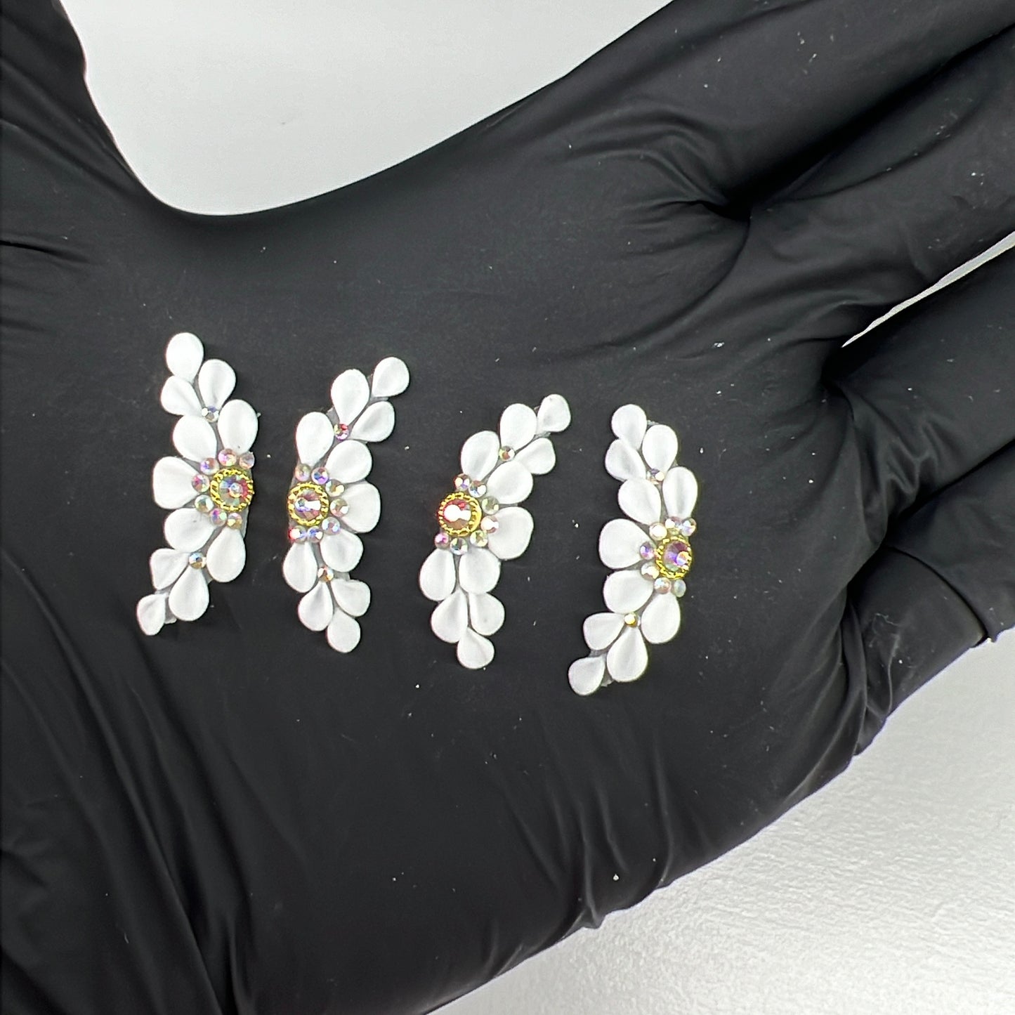 HANDMADE 3D WHITE Acrylic Flowers XLong - 4 pieces