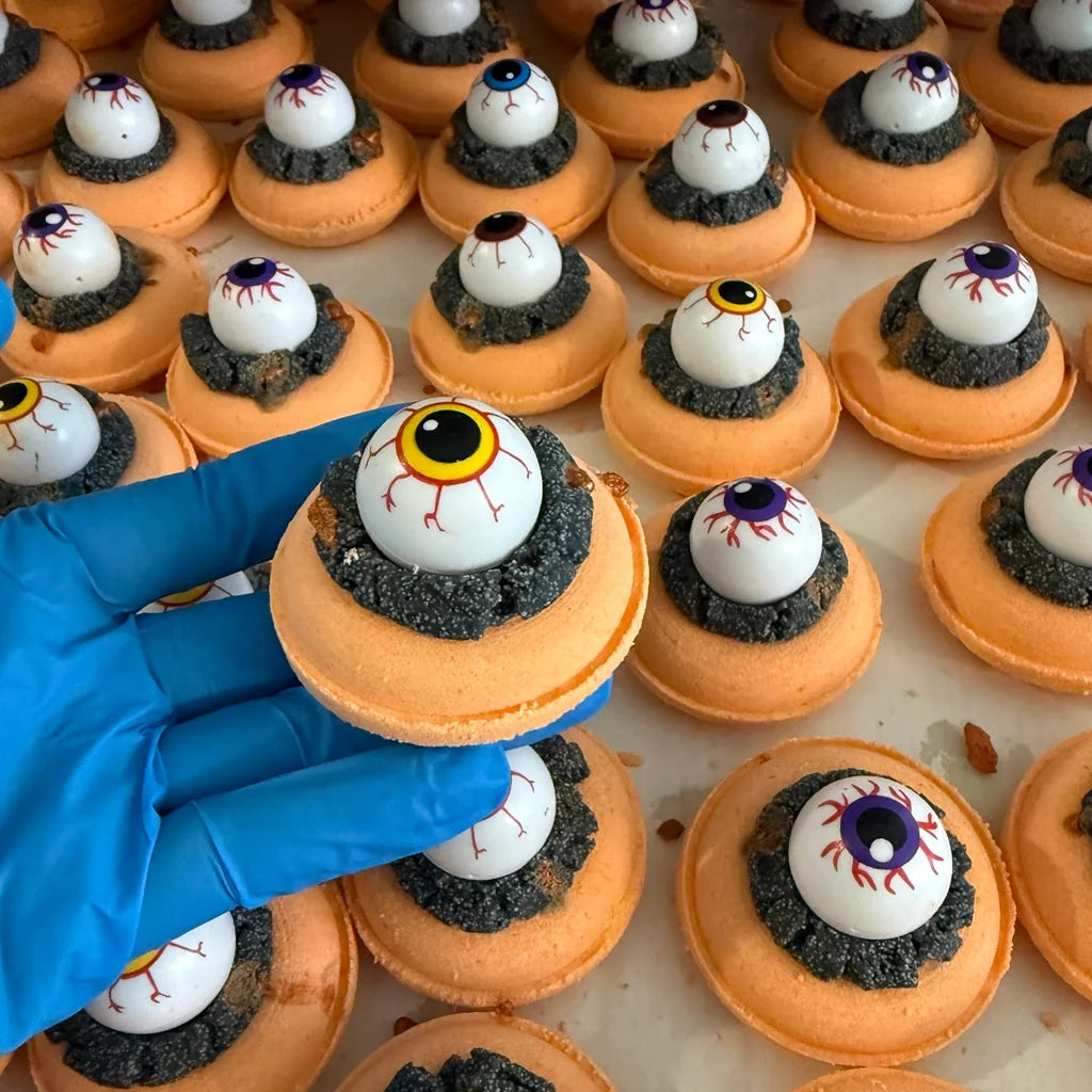 SEASONAL: Holiday Bath Bomb - Pumpkin Fall Leaves Gingerbread - Eye Halloween