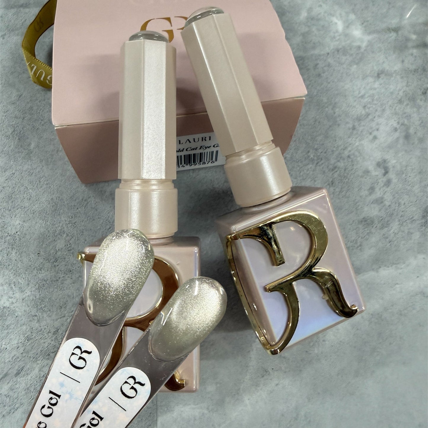 Super Clear WHITE Crystal / Moonlight Cat Eye