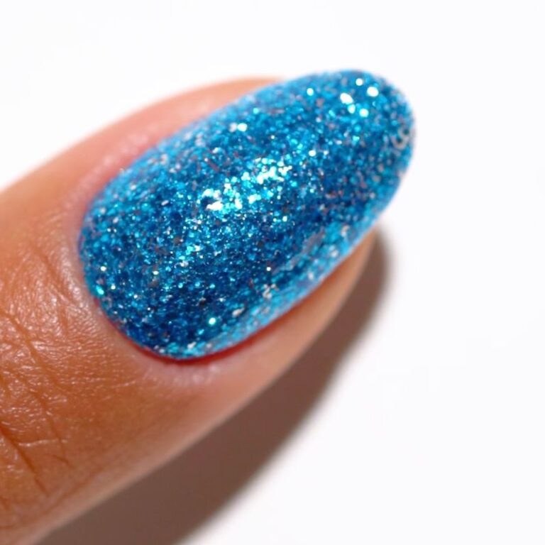 baby blue nails with glitter  Blue glitter nails, Blue acrylic