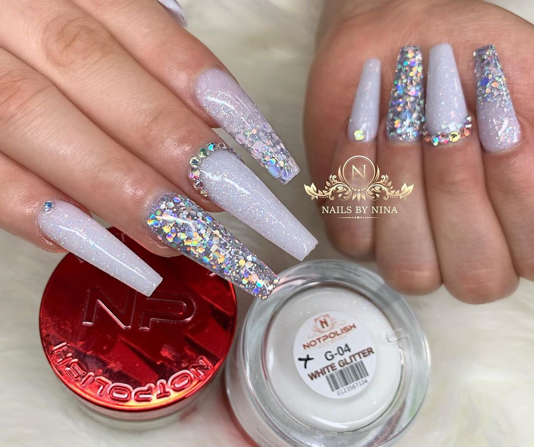 The Sparkle and Elegance of White Glitter Nails - HA Style Ecstasy