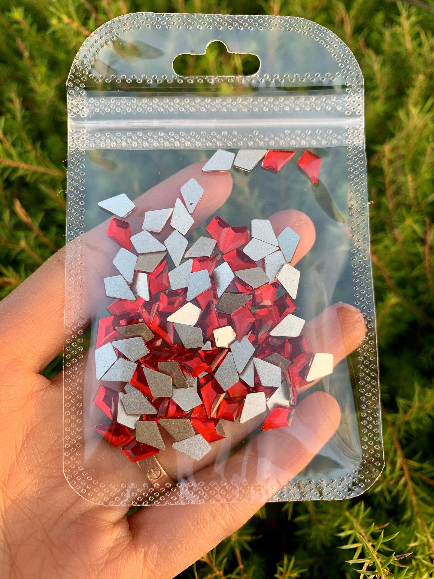 Set 100pcs Kite and Rhombus shape Red Rhinestone - Valentine Nails