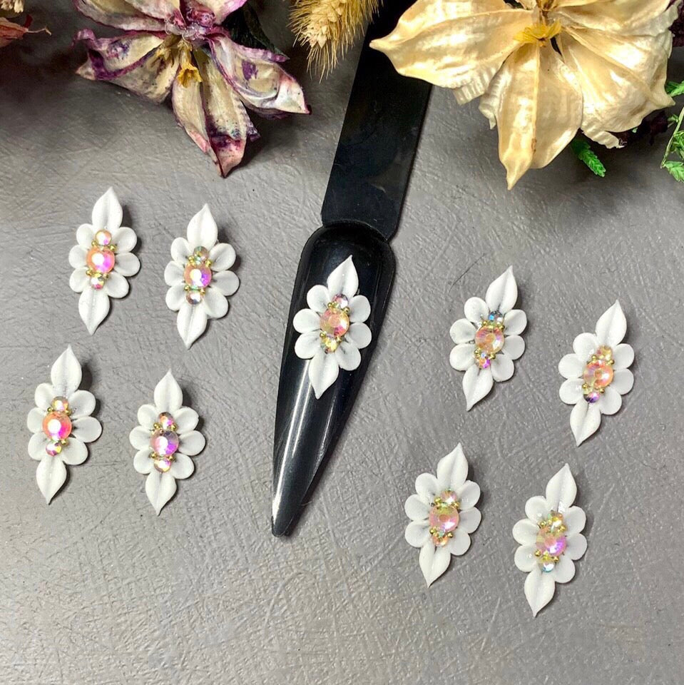 4 Pieces White Acrylic 3D Flowers Nails